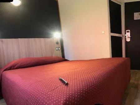 & Hotel